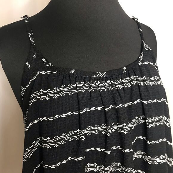 143 Story by Line Up Ruffle Shark Bite Tank Top S - Picture 2 of 7